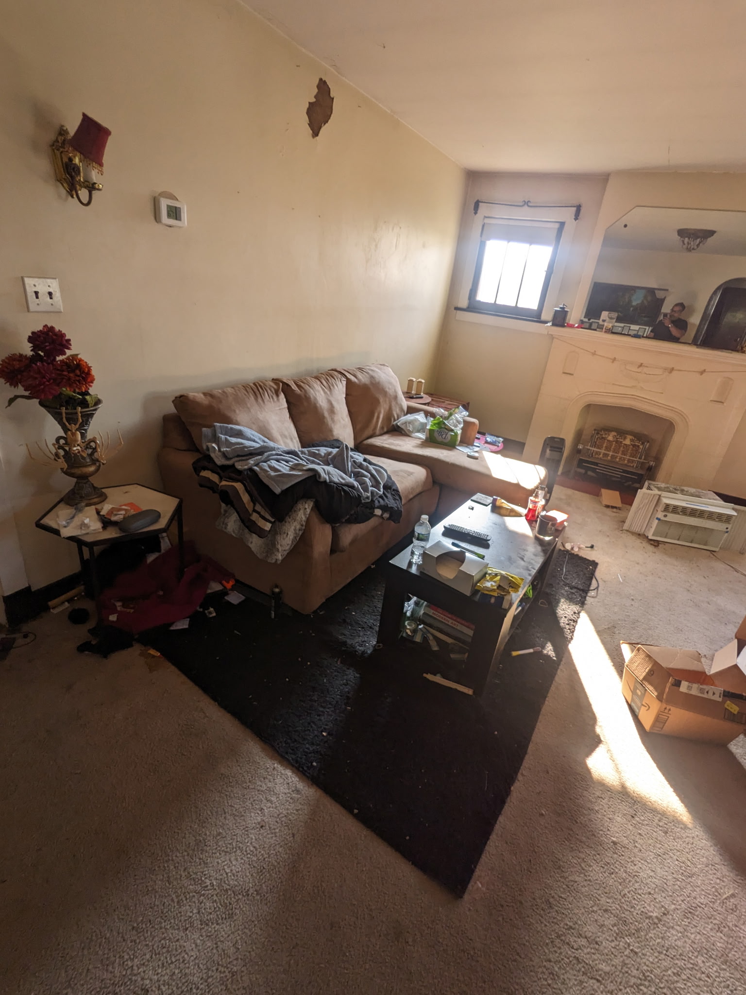 Living room cleanout before
